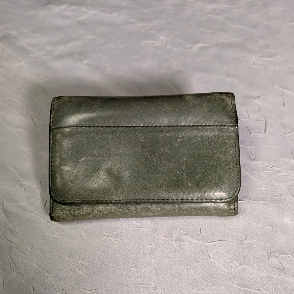 Hobo International Wallet Green Leather Clutch Snap Closure Card Slots Bohemian